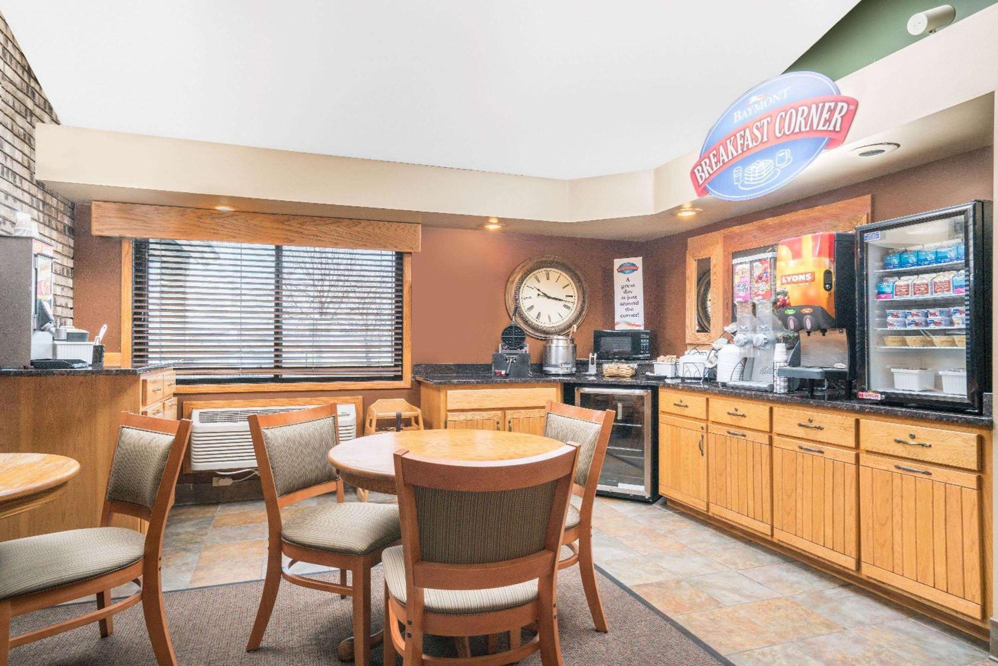 Baymont By Wyndham Kasson Rochester Area Exterior photo