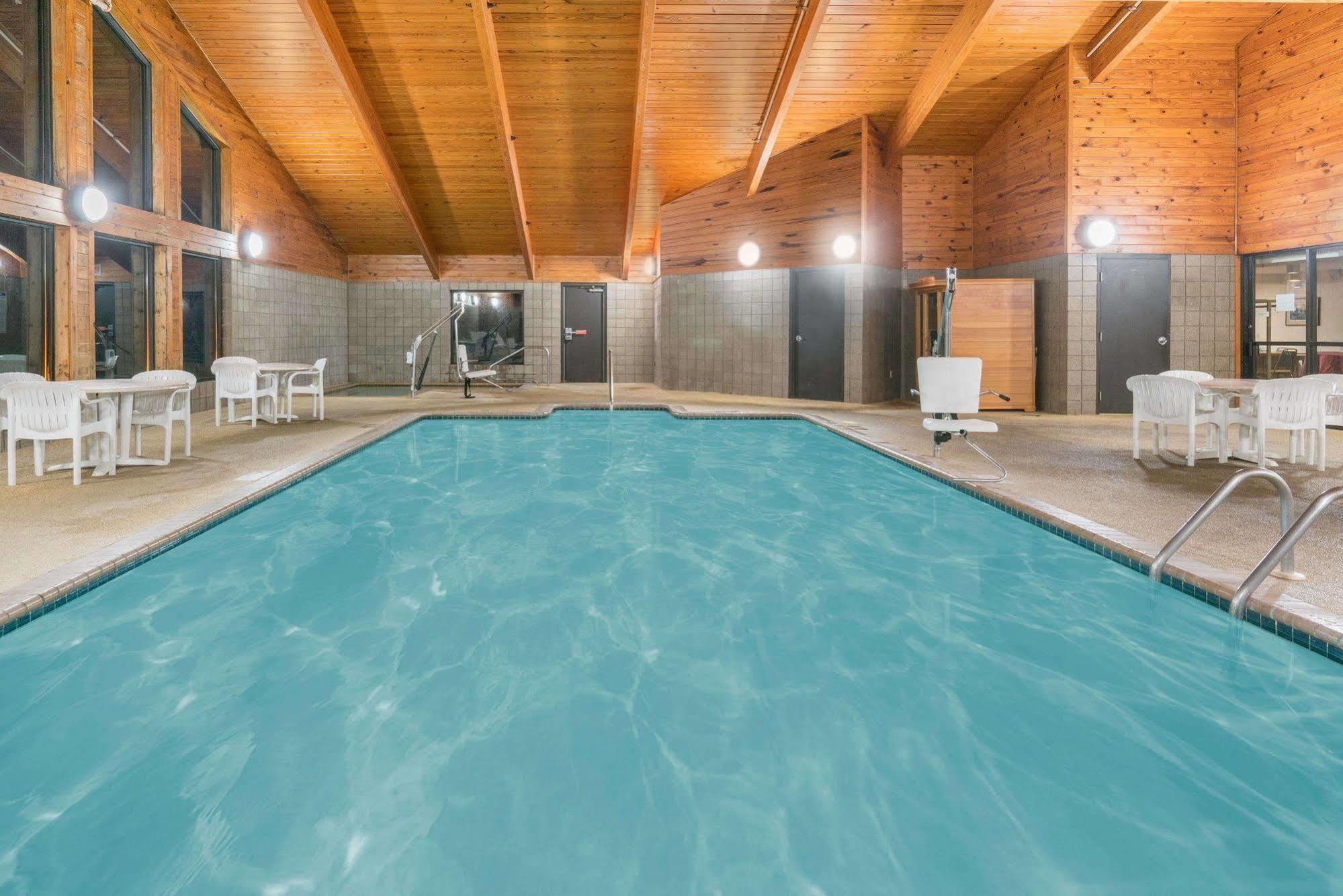 Baymont By Wyndham Kasson Rochester Area Exterior photo